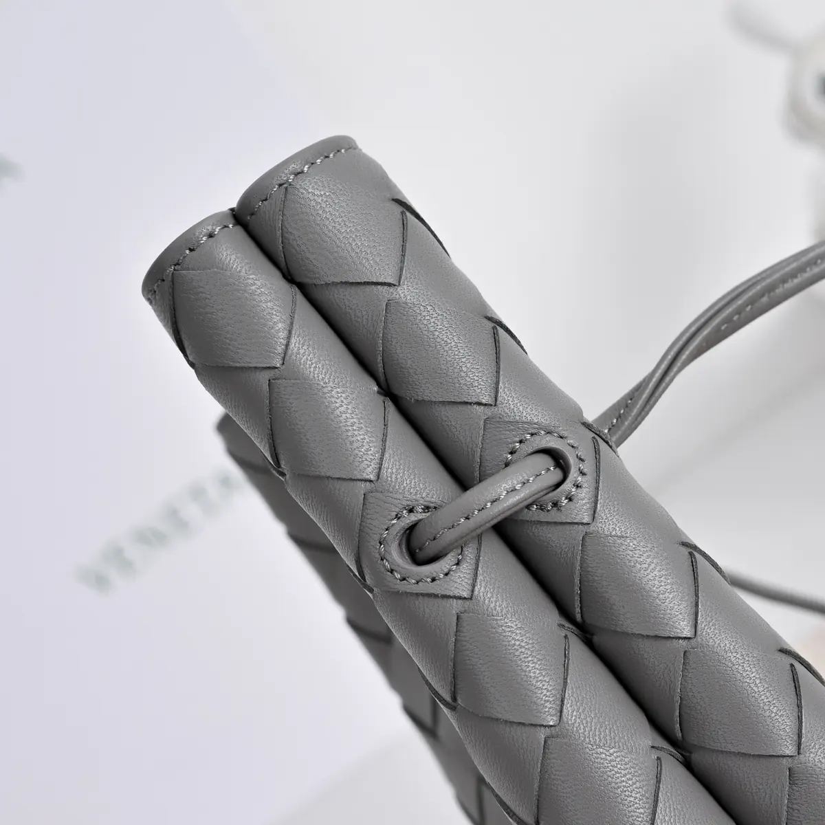 Bottega Veneta Style Red Shoulder Bag Lookbook Reference image 6