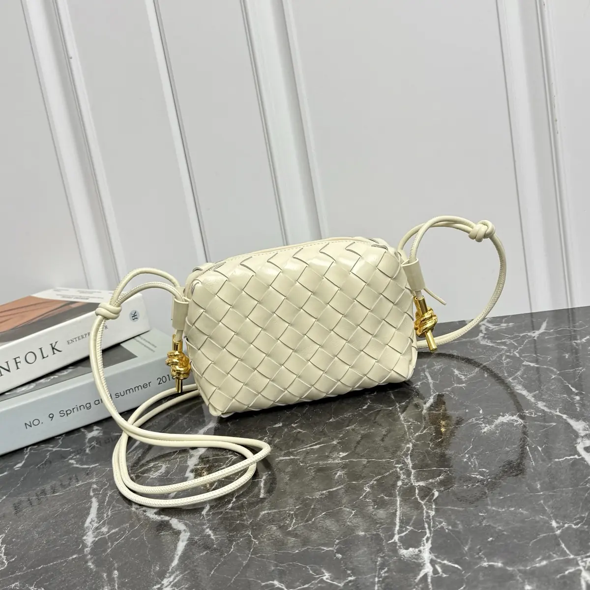 Bottega Veneta Style White Leather Bag Lookbook Reference image 1