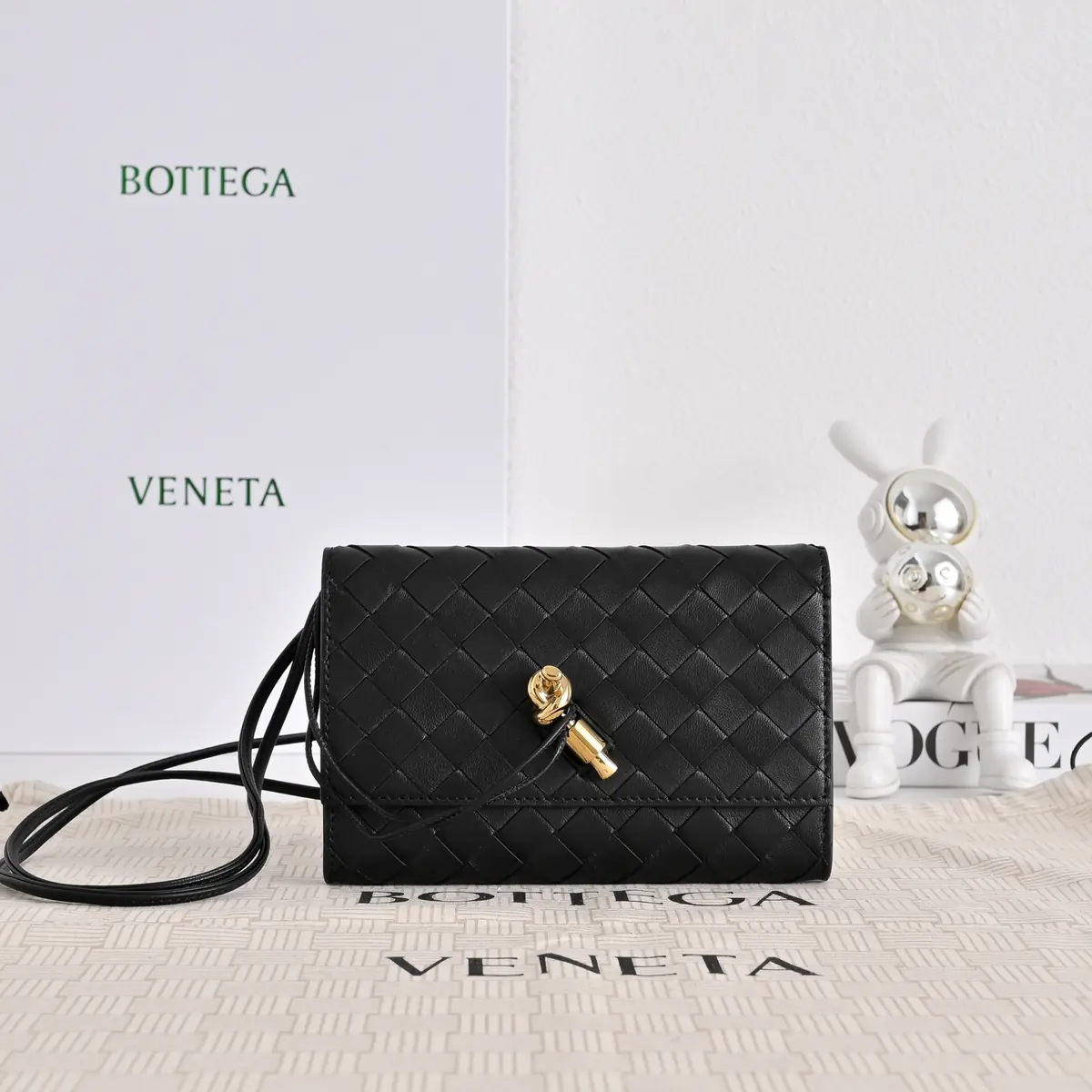 Bottega Veneta Style White Leather Clutch Lookbook Reference image 1
