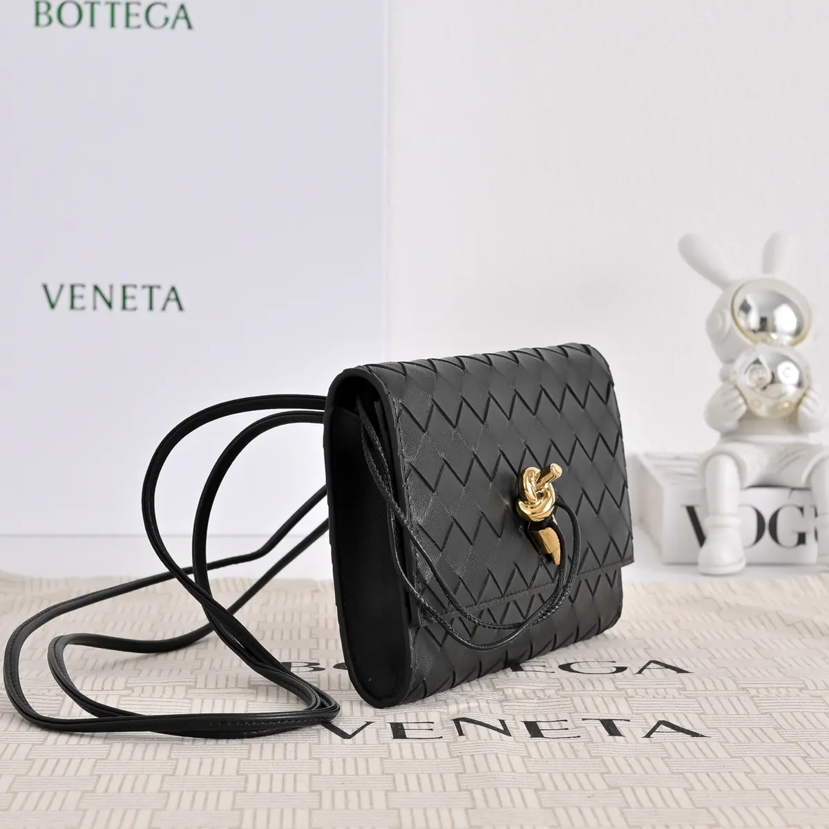 Bottega Veneta Style White Leather Clutch Lookbook Reference image 2