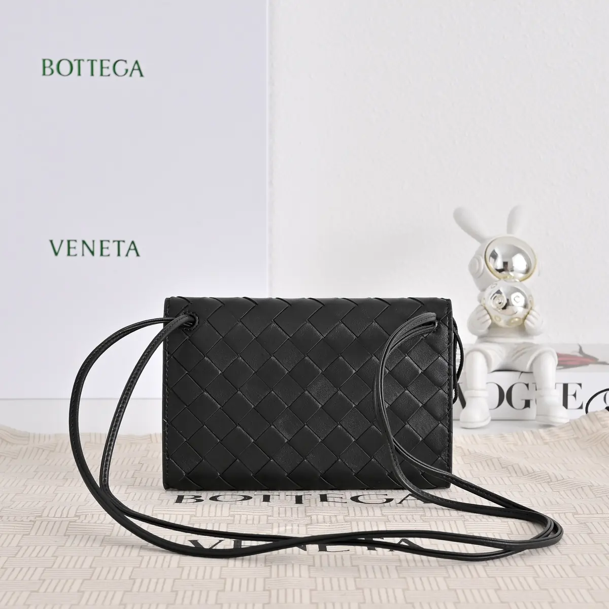 Bottega Veneta Style White Leather Clutch Lookbook Reference image 3