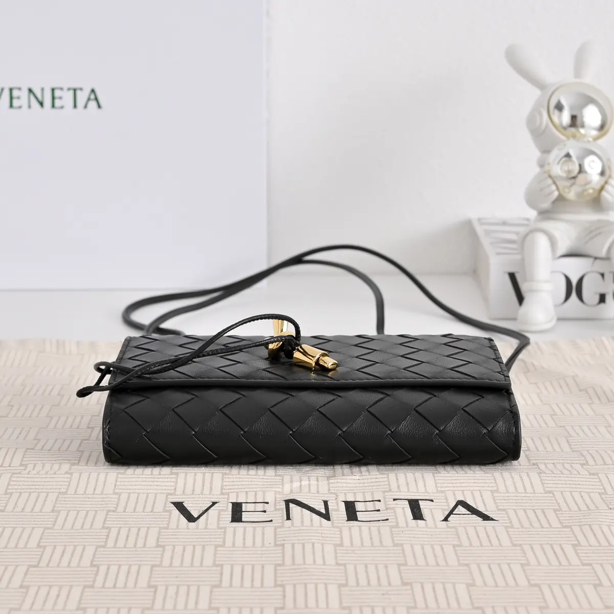 Bottega Veneta Style White Leather Clutch Lookbook Reference image 4