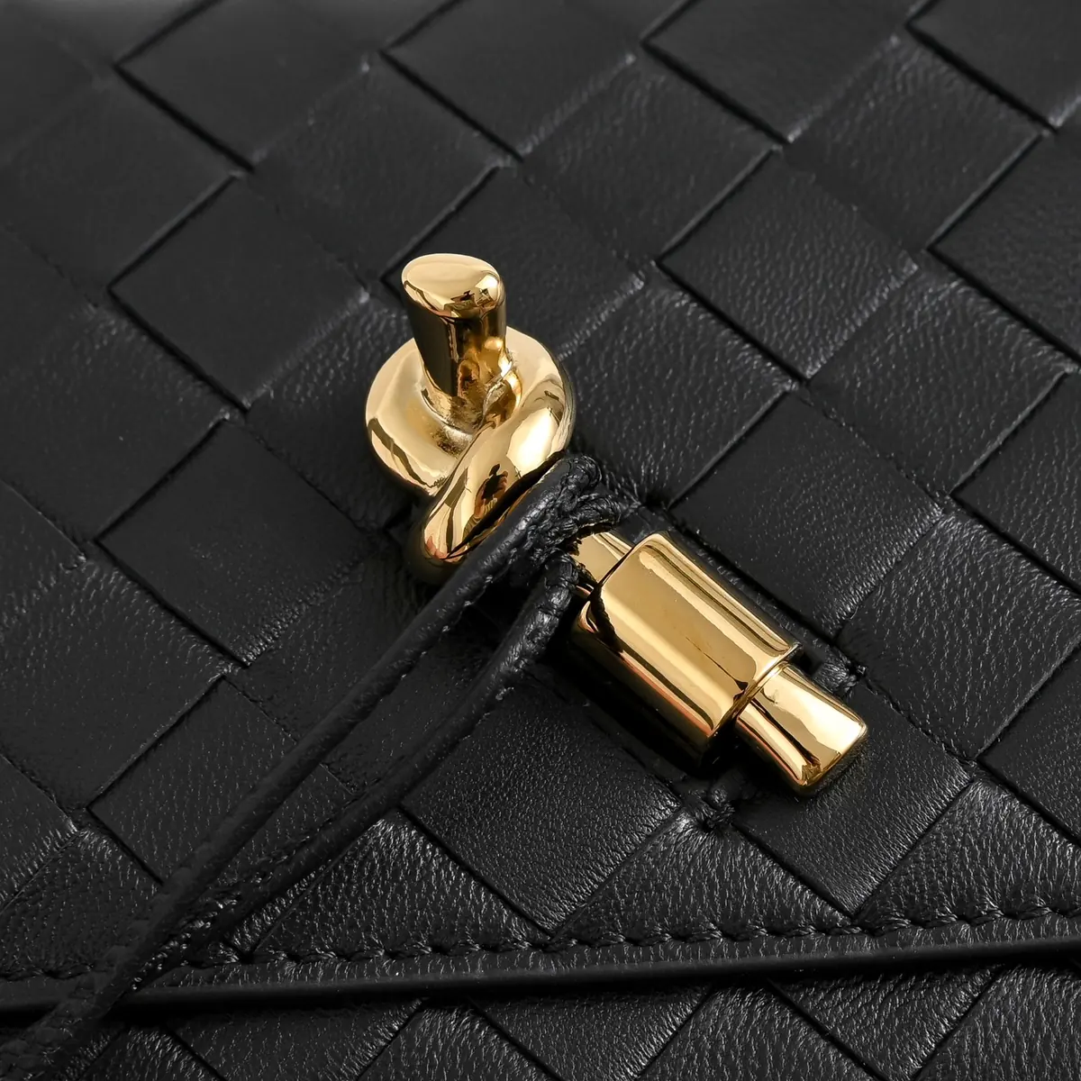 Bottega Veneta Style White Leather Clutch Lookbook Reference image 6