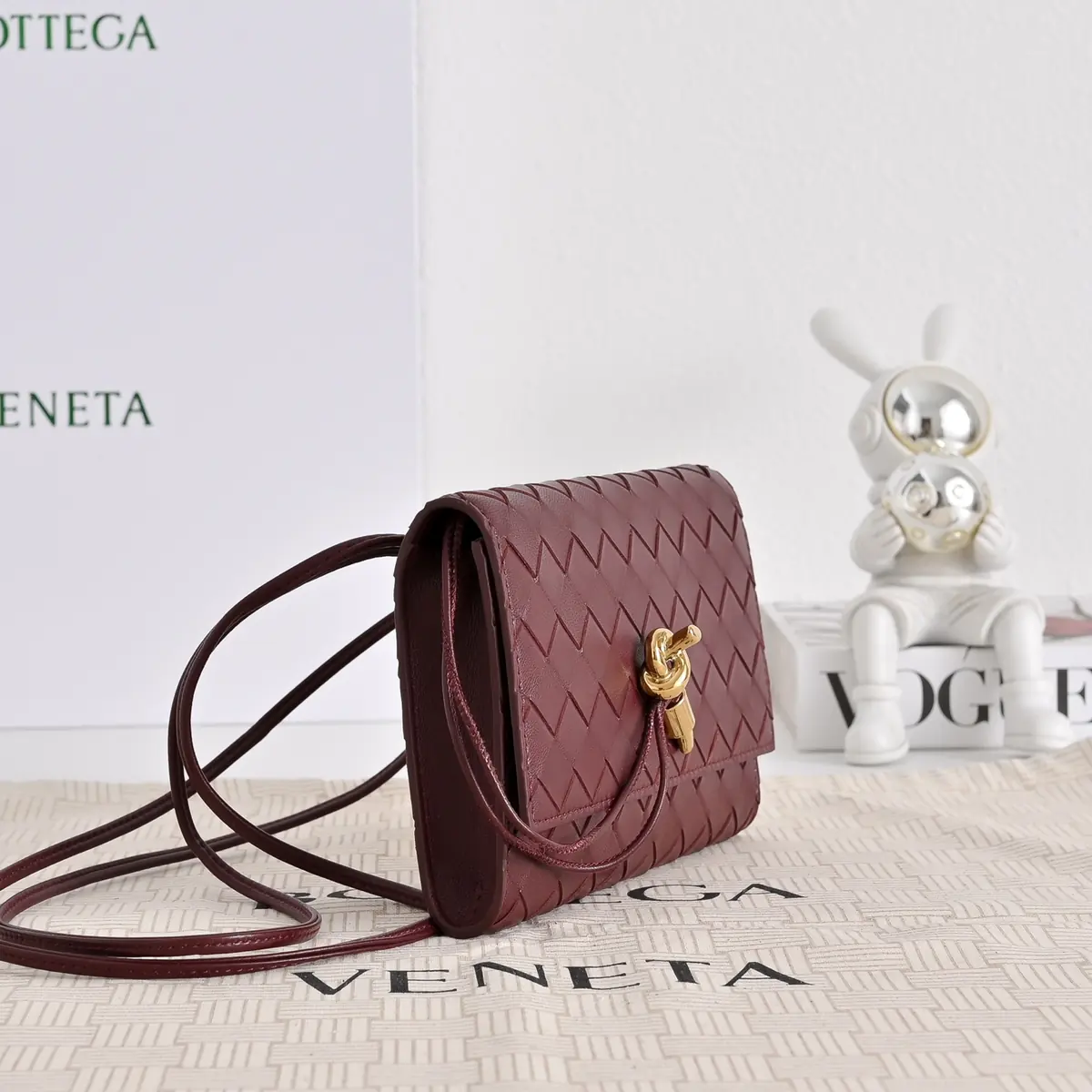Bottega Veneta Style White Leather Clutch Lookbook Reference image 2