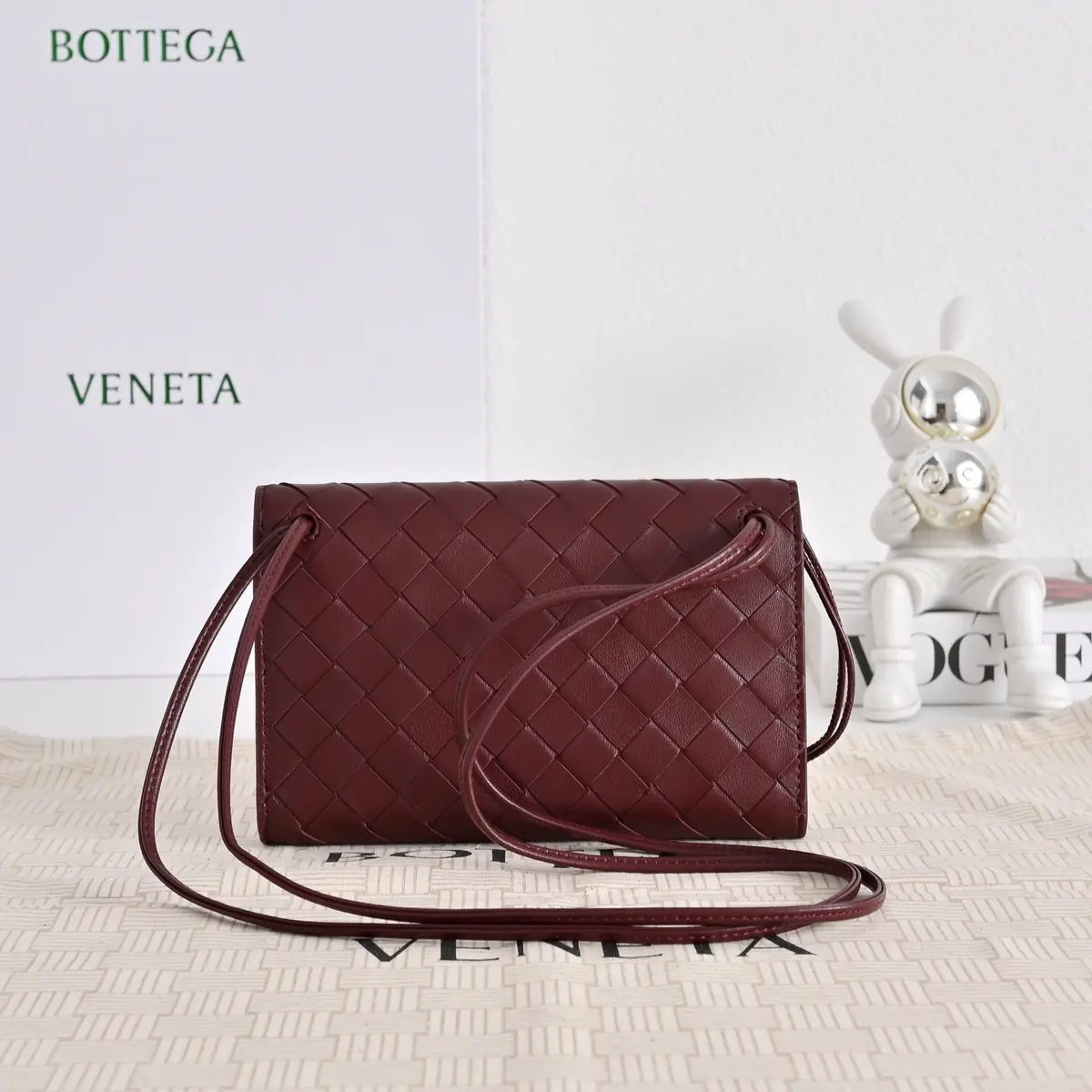 Bottega Veneta Style White Leather Clutch Lookbook Reference image 3