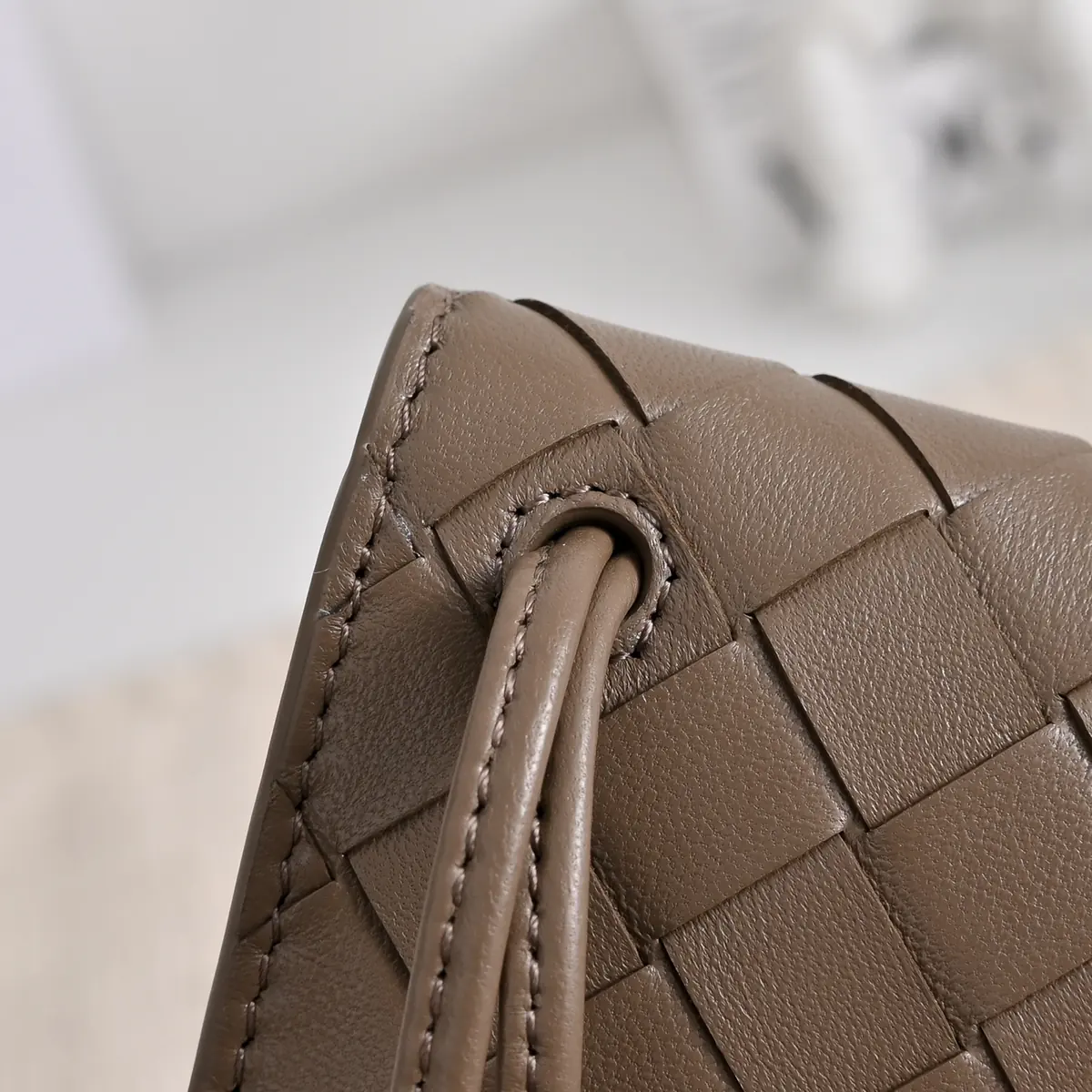 Bottega Veneta Style White Leather Clutch Lookbook Reference image 4