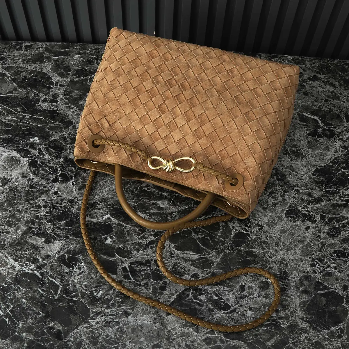 Bottega Veneta Style White Leather Shoulder Bag Lookbook Reference image 5