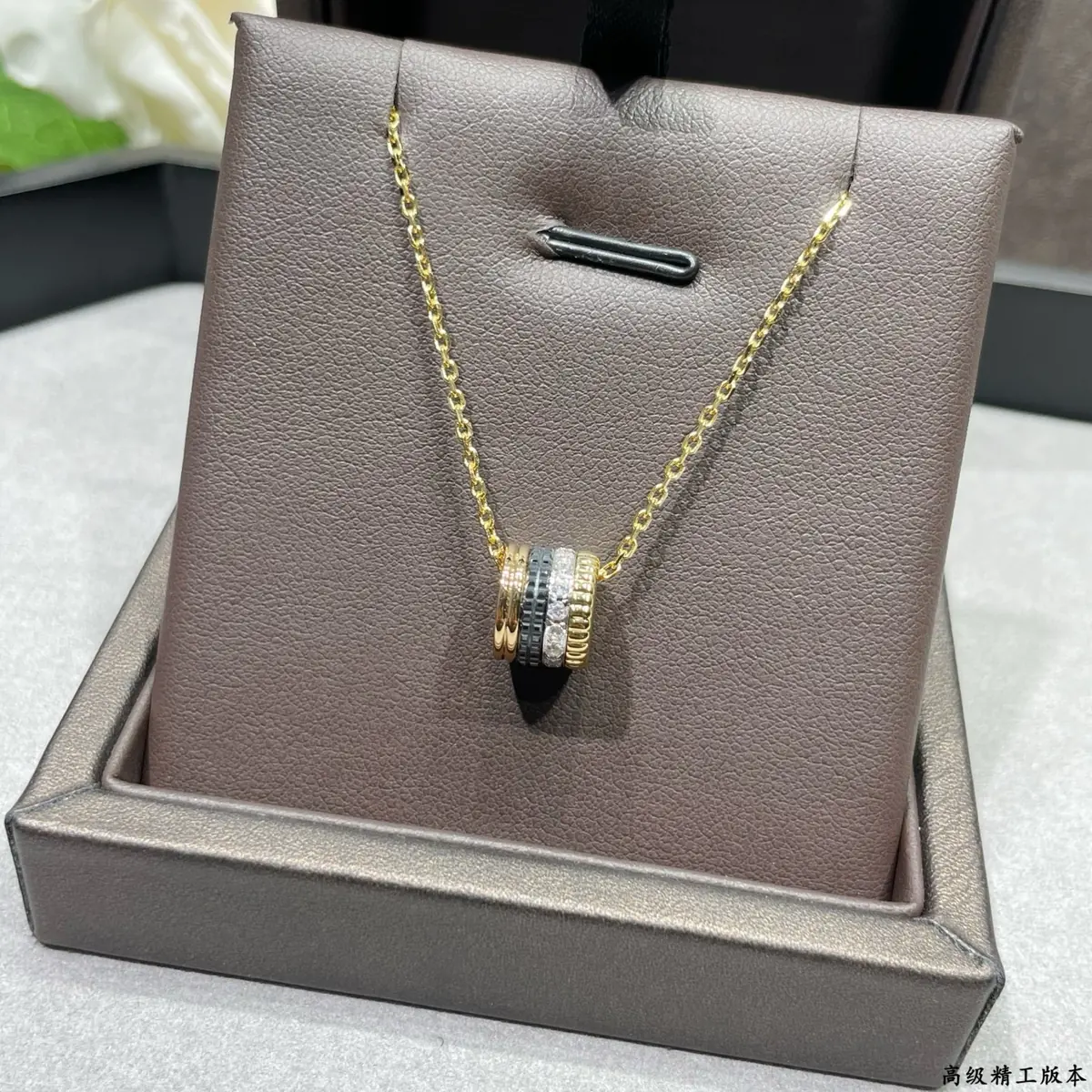 Boucheron Style Black Accessories Lookbook Reference image 3