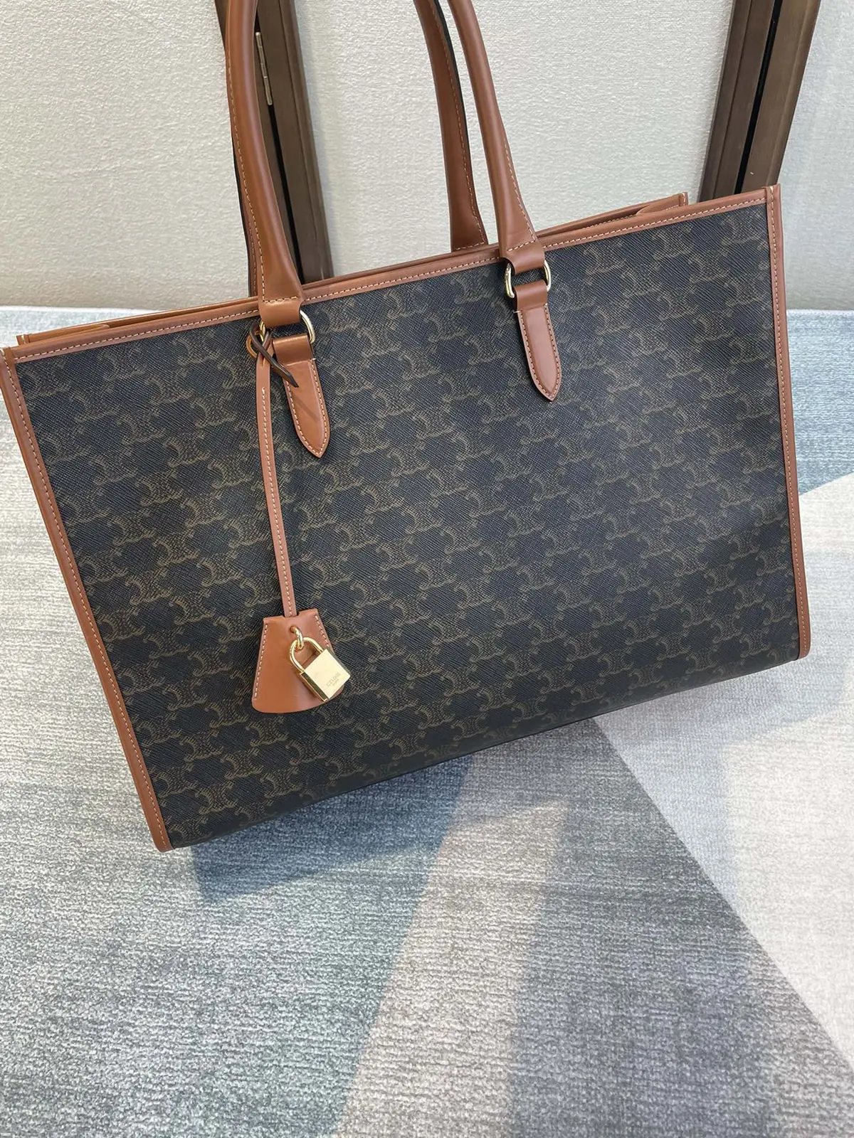 Celine Style Brown Leather Tote Bag Bags Tote Bag detail image 4 from source 720029