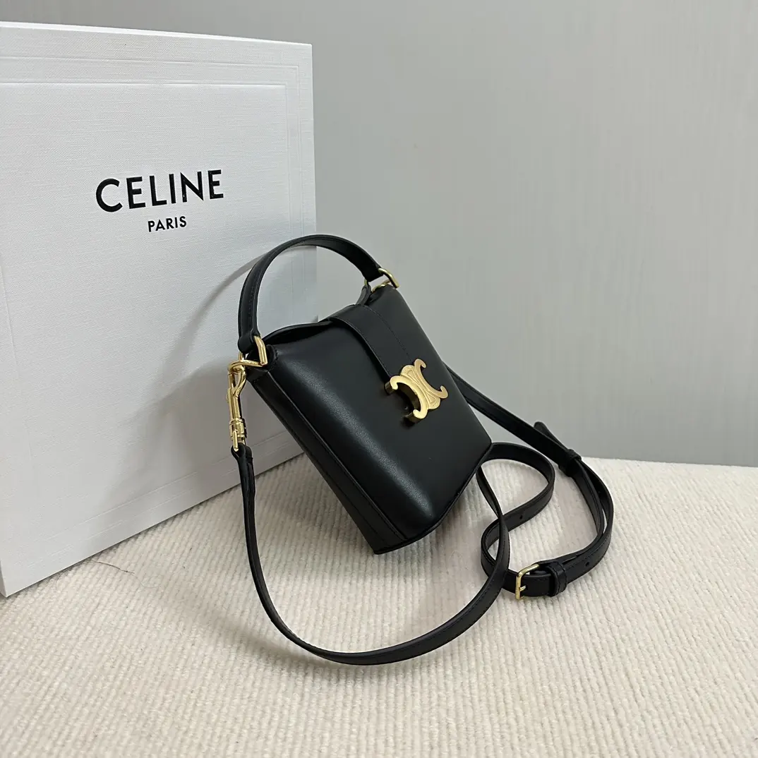 Celine Style Red Leather Shoulder Bag Lookbook Reference image 3
