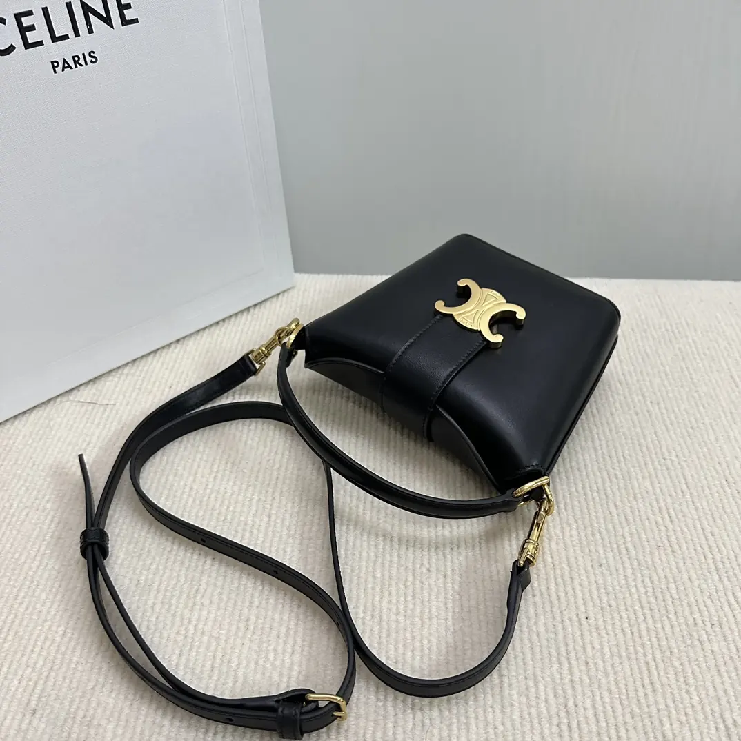 Celine Style Red Leather Shoulder Bag Lookbook Reference image 4