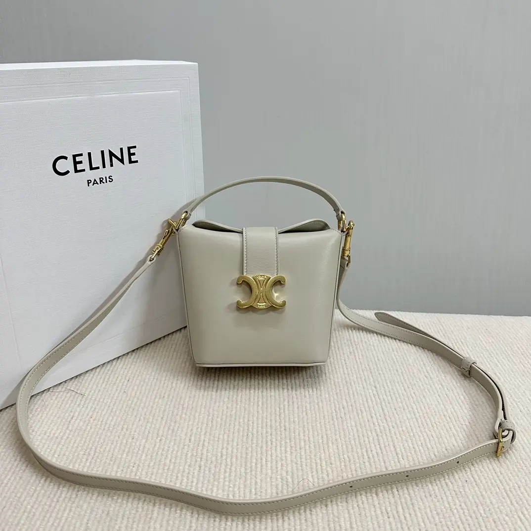 Celine Style Red Leather Shoulder Bag Lookbook Reference image 4