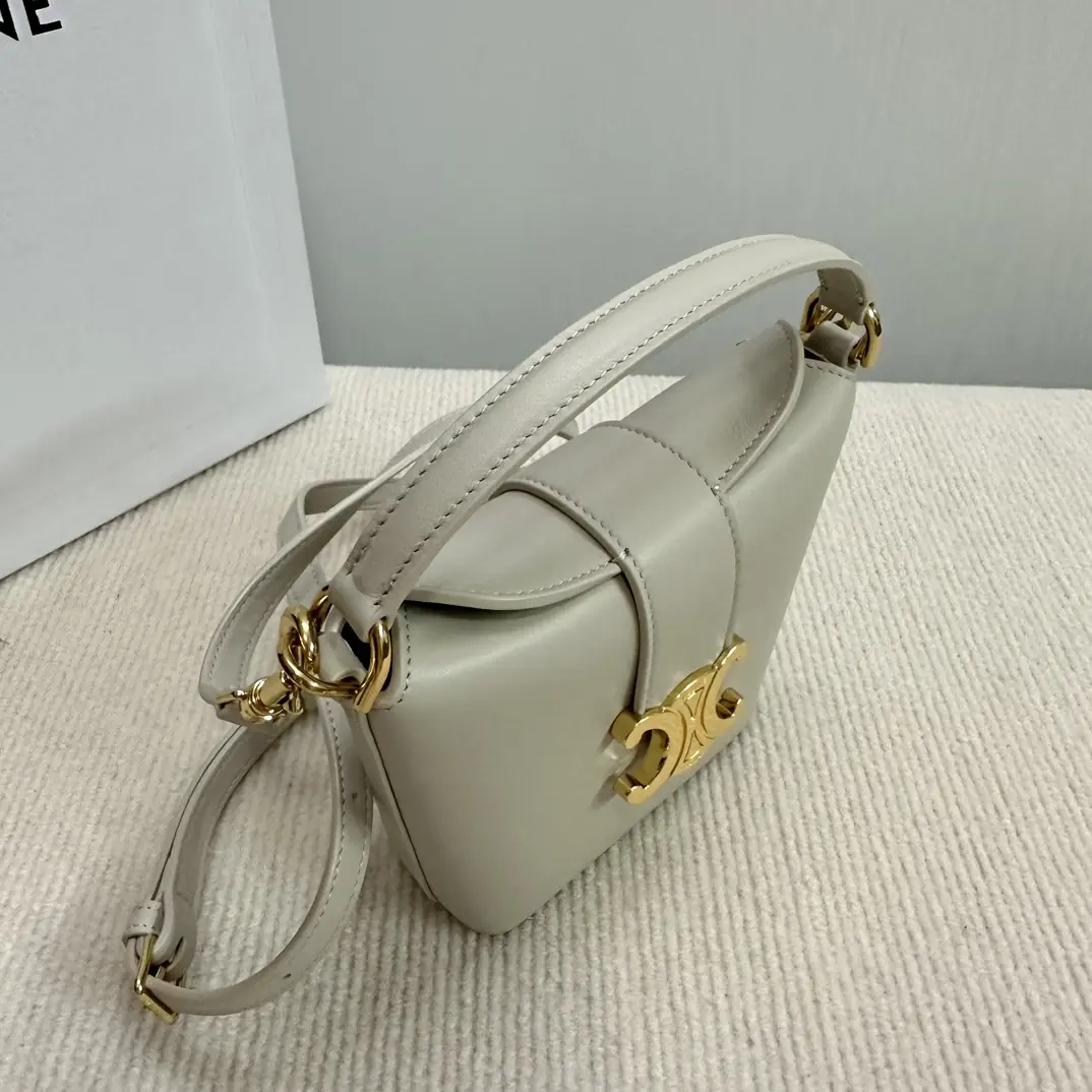 Celine Style Red Leather Shoulder Bag Lookbook Reference image 6