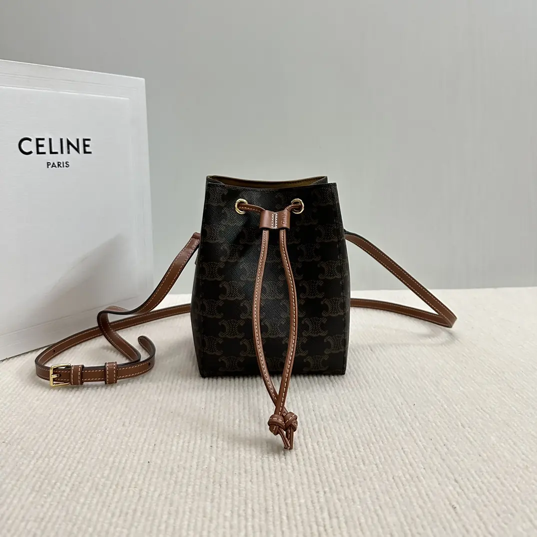 Celine Style White Leather Shoulder Bag Lookbook Reference image 1