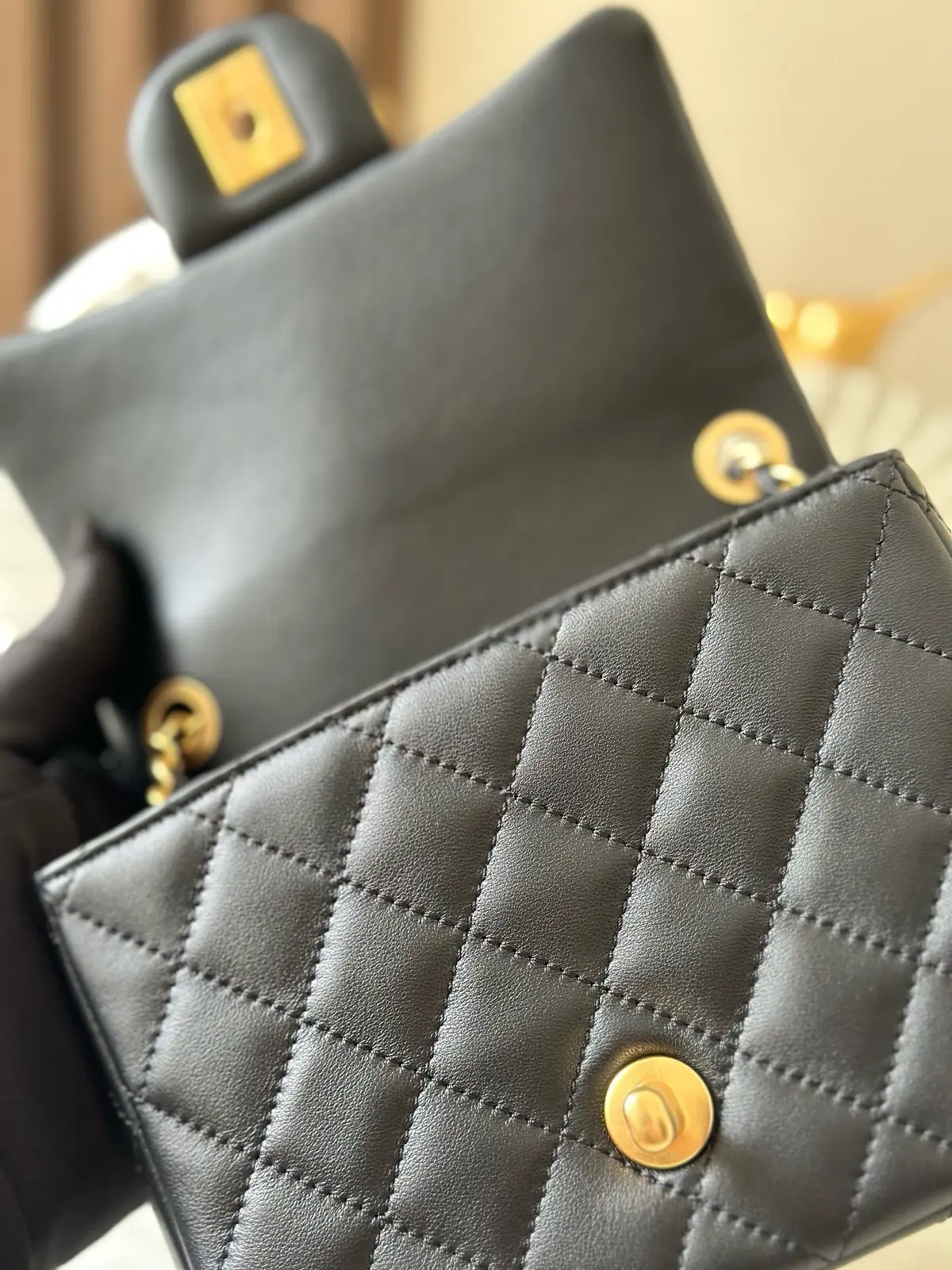 Chanel Style Black Crossbody Bag Lookbook Reference image 6