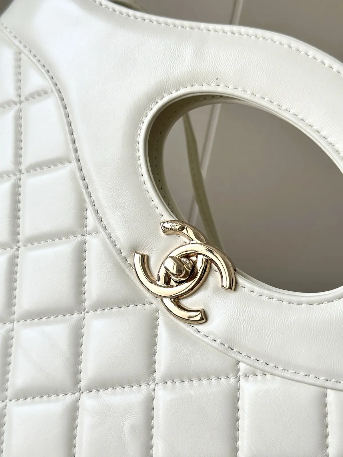 Chanel Style Black Leather Bag Lookbook Reference image 6