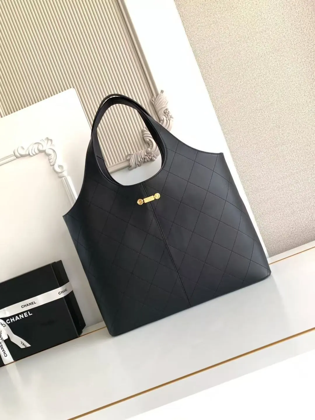 Chanel Style Black Leather Chain Bag Lookbook Reference image 3