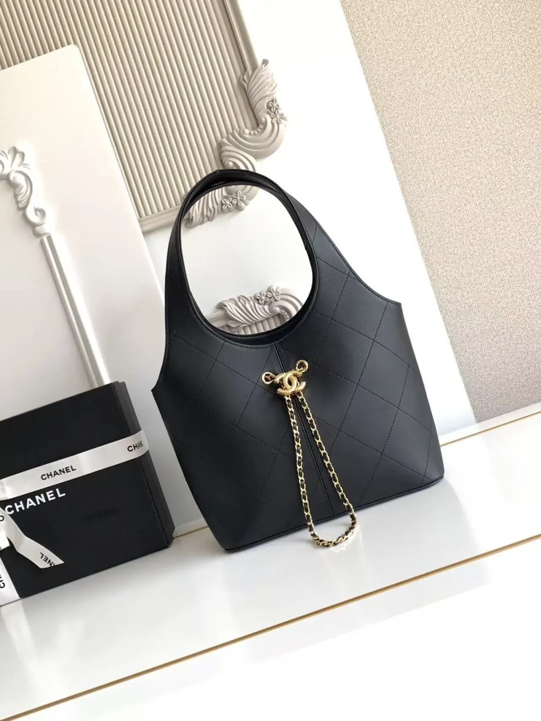 Chanel Style Black Leather Chain Bag Lookbook Reference image 2