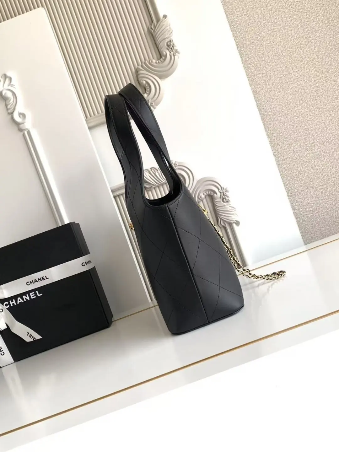Chanel Style Black Leather Chain Bag Lookbook Reference image 4