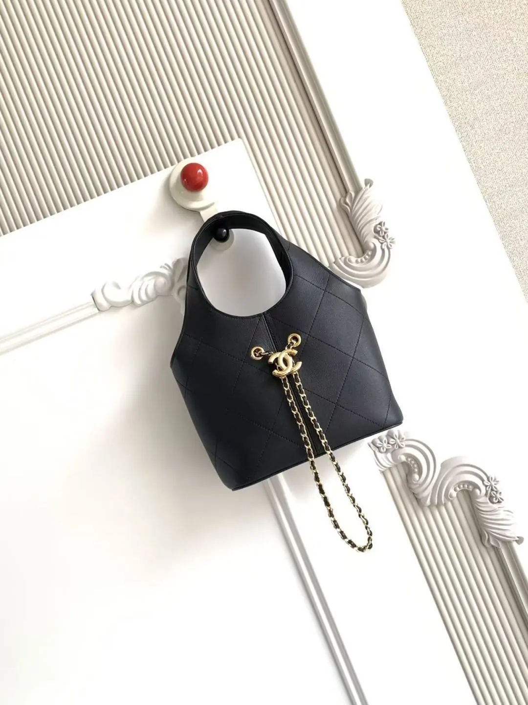 Chanel Style Black Leather Chain Bag Lookbook Reference image 1