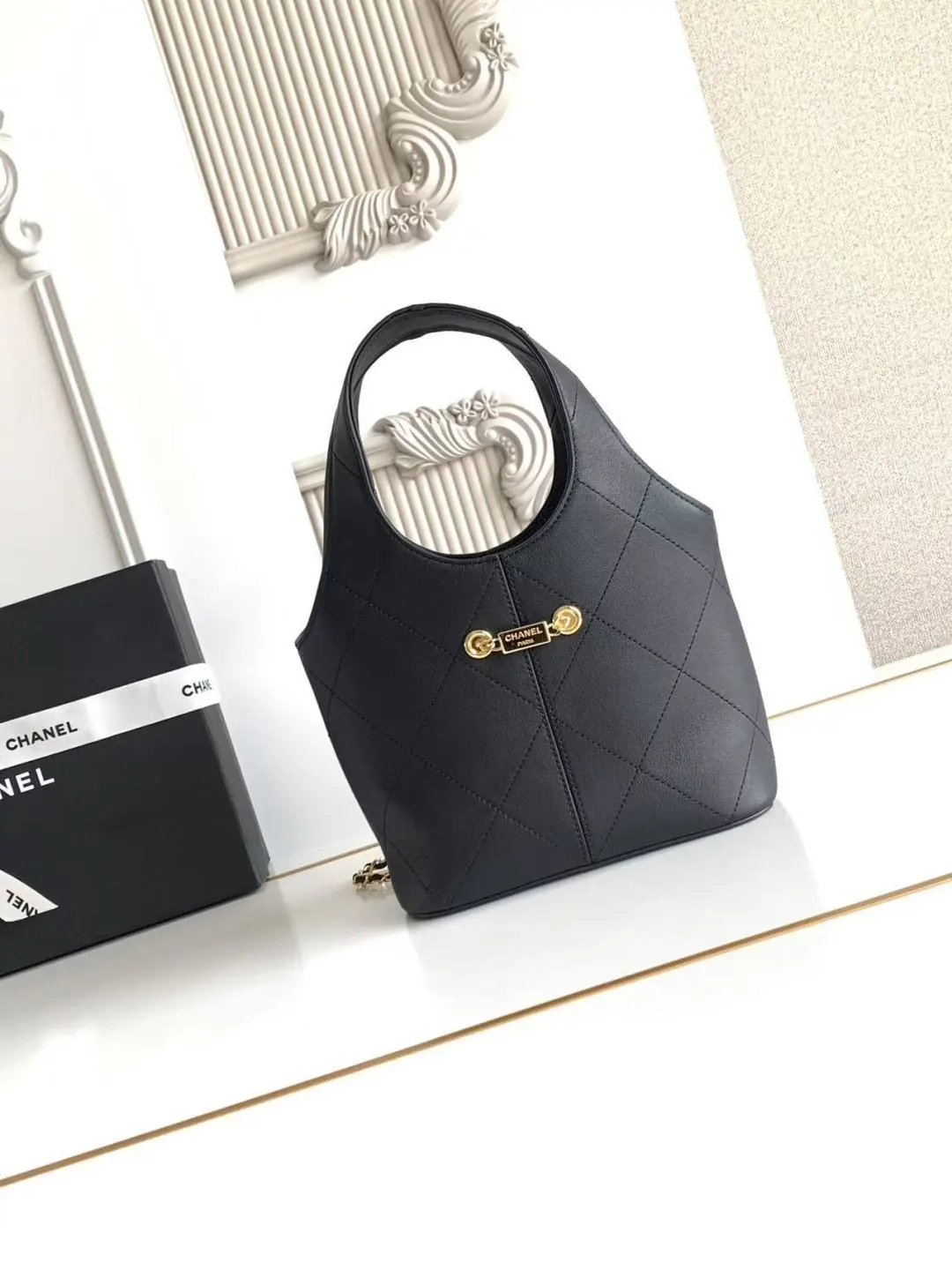 Chanel Style Black Leather Chain Bag Lookbook Reference image 3