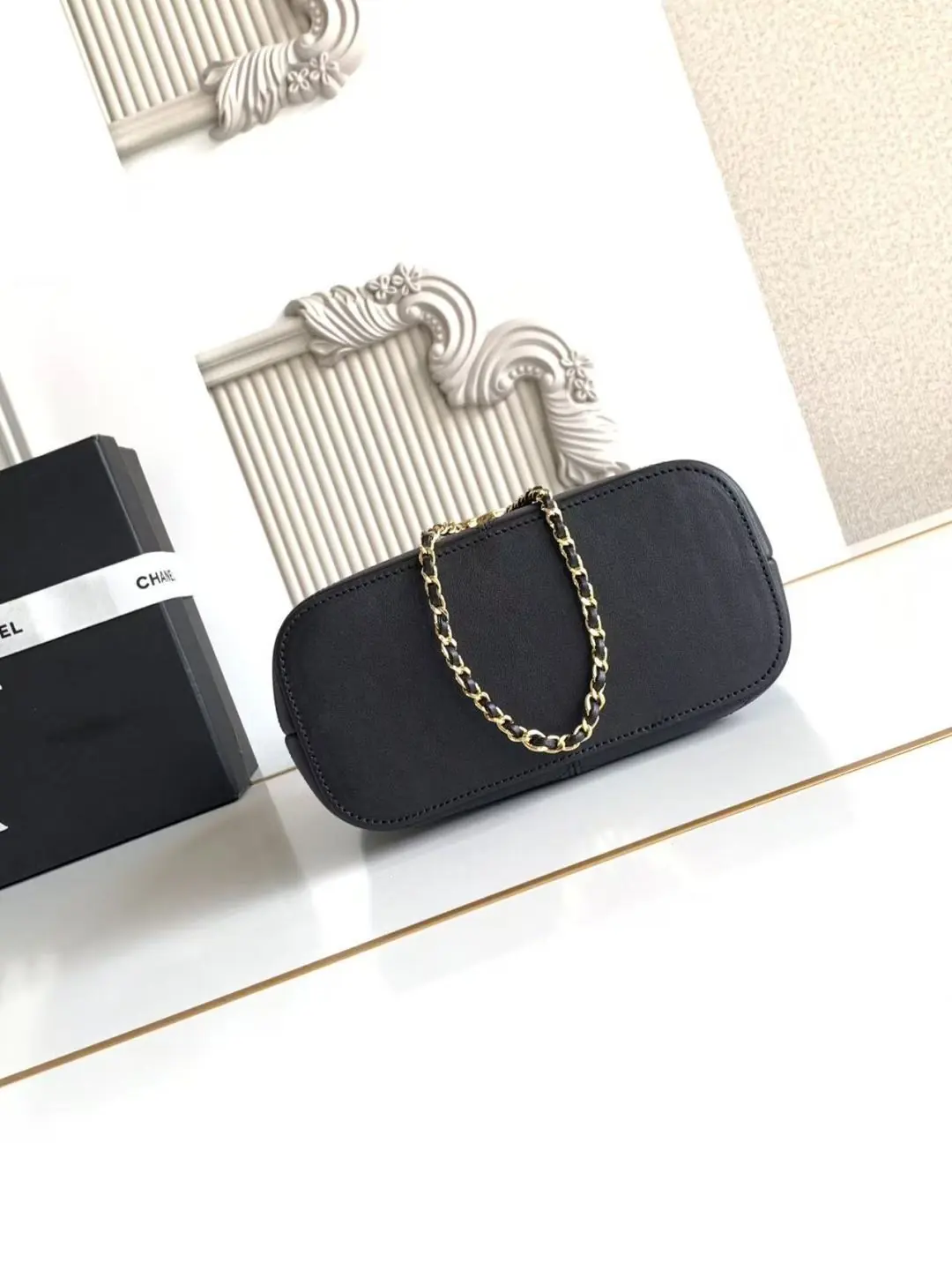 Chanel Style Black Leather Chain Bag Lookbook Reference image 5