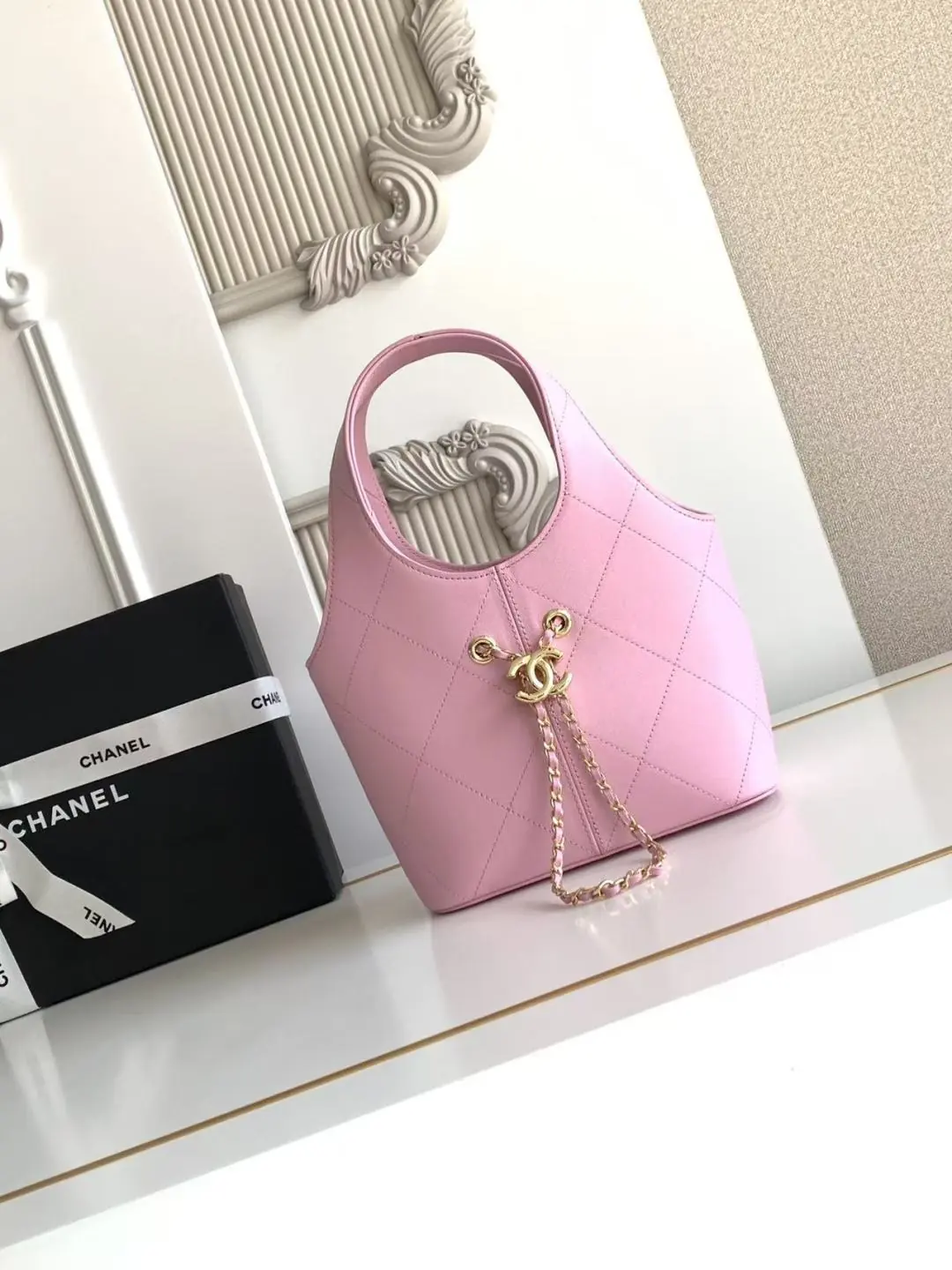 Chanel Style Black Leather Chain Bag Lookbook Reference image 2