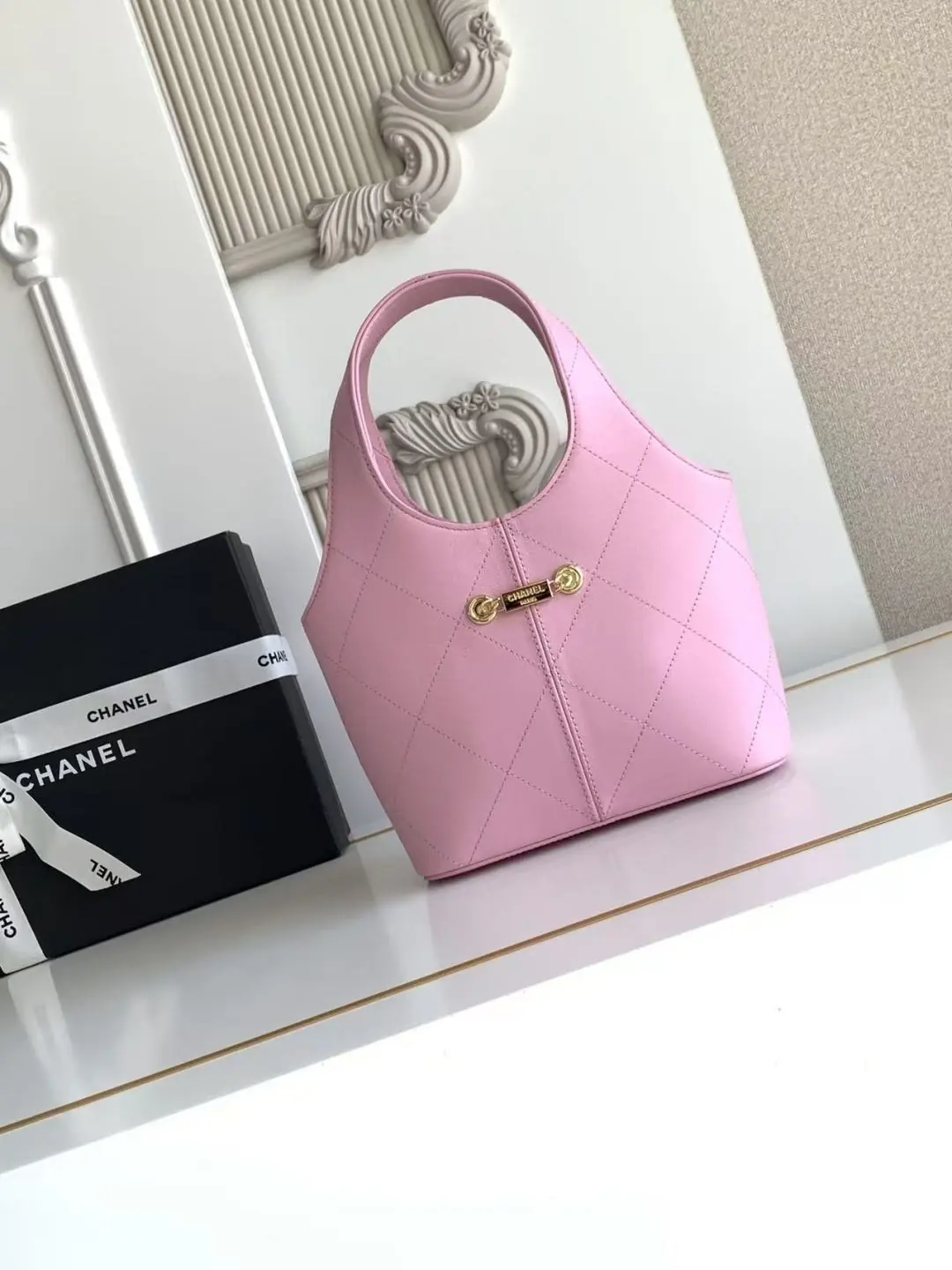 Chanel Style Black Leather Chain Bag Lookbook Reference image 3