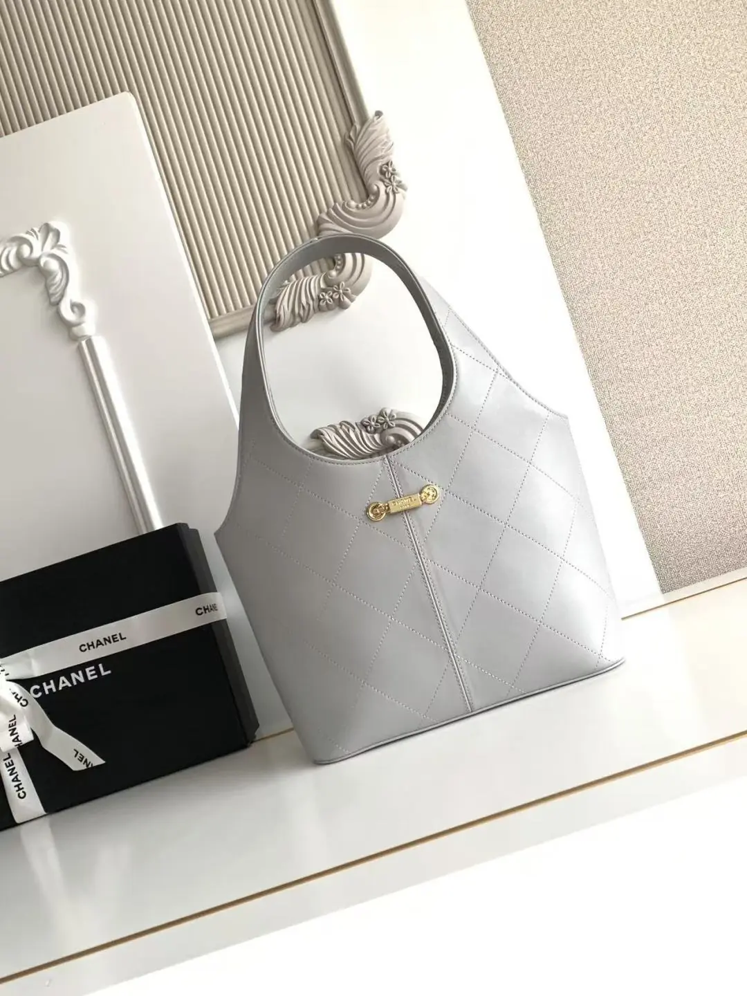 Chanel Style Black Leather Chain Bag Lookbook Reference image 3