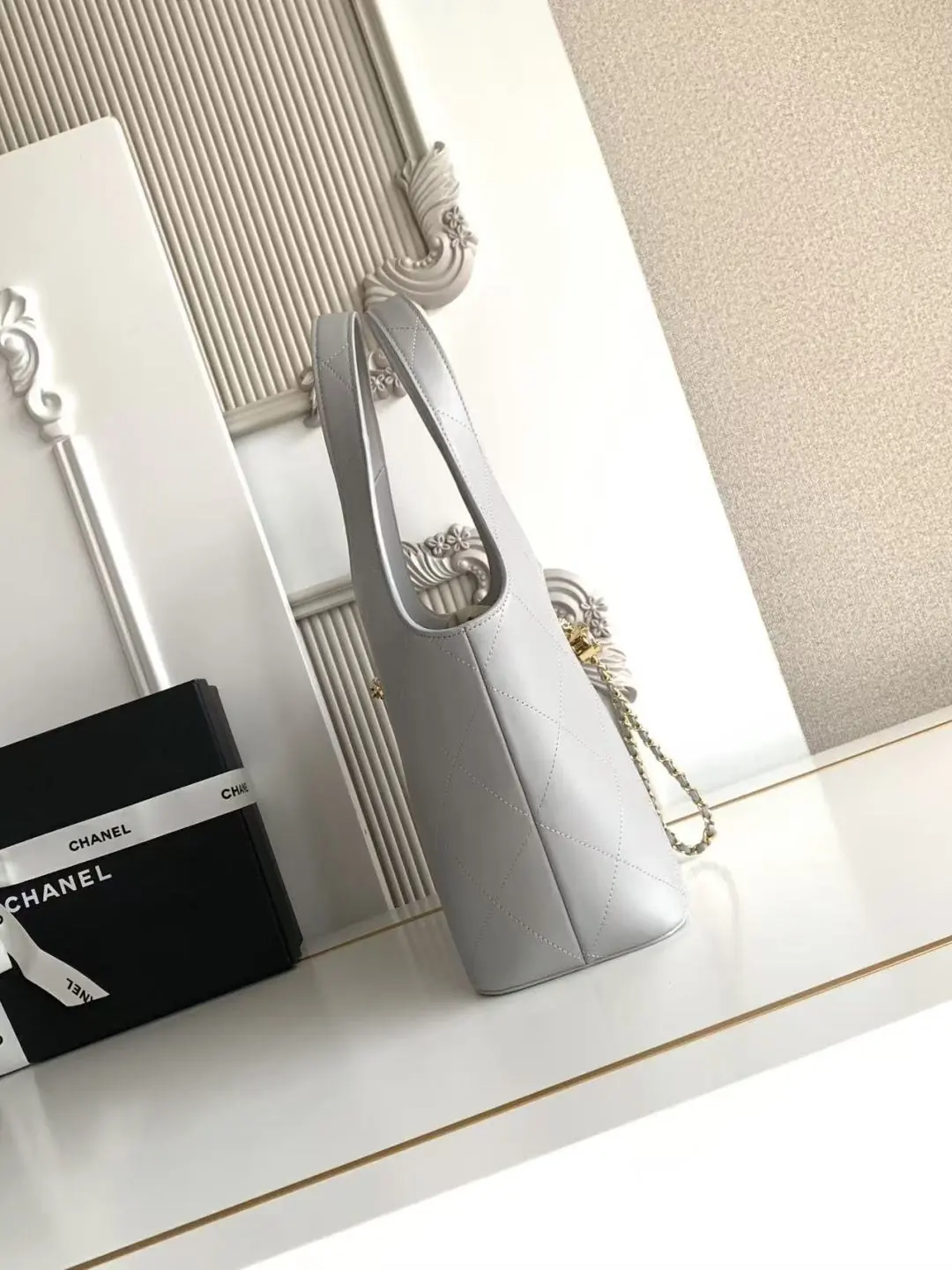 Chanel Style Black Leather Chain Bag Lookbook Reference image 4