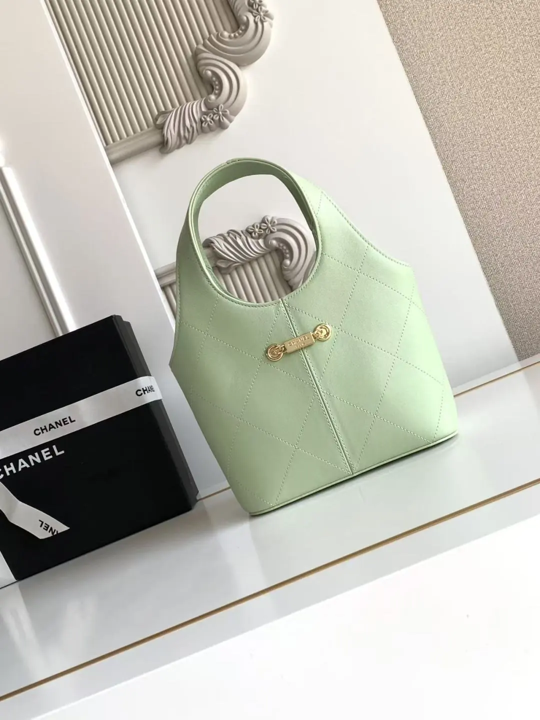 Chanel Style Black Leather Chain Bag Lookbook Reference image 3