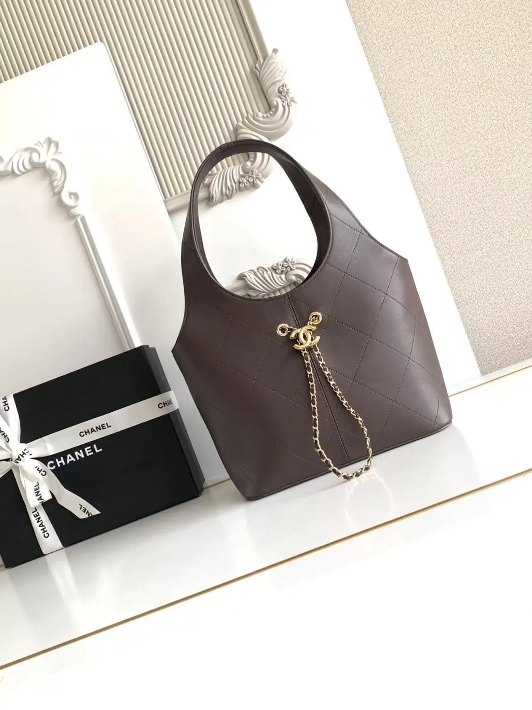 Chanel Style Black Leather Chain Bag Lookbook Reference image 2
