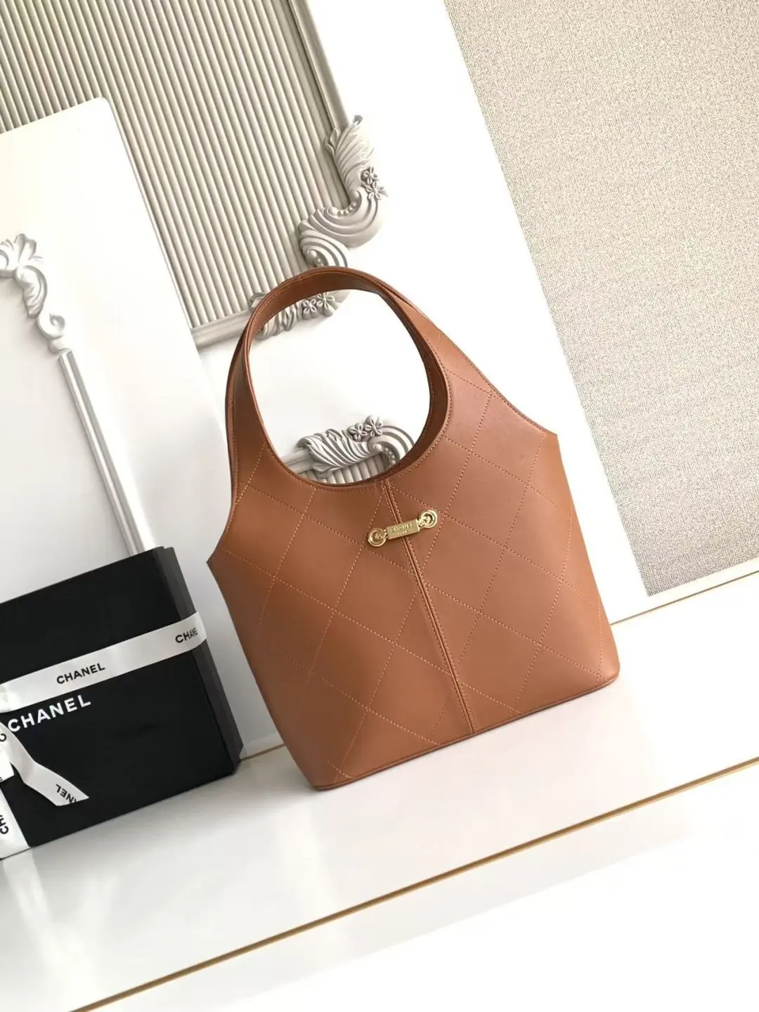 Chanel Style Black Leather Chain Bag Lookbook Reference image 3