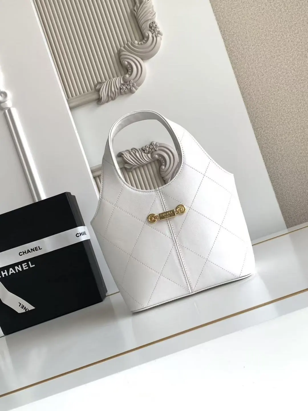 Chanel Style Black Leather Chain Bag Lookbook Reference image 3