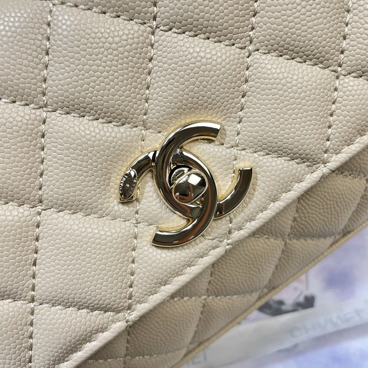 Chanel Style Black Leather Chain Bag Lookbook Reference image 6
