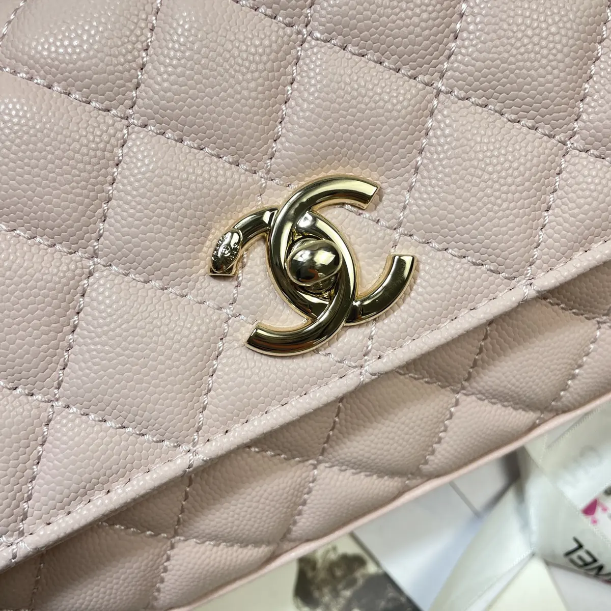 Chanel Style Black Leather Chain Bag Lookbook Reference image 6