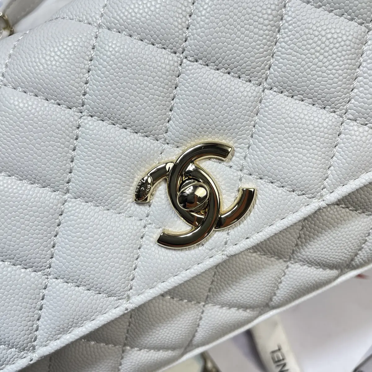 Chanel Style Black Leather Chain Bag Lookbook Reference image 6