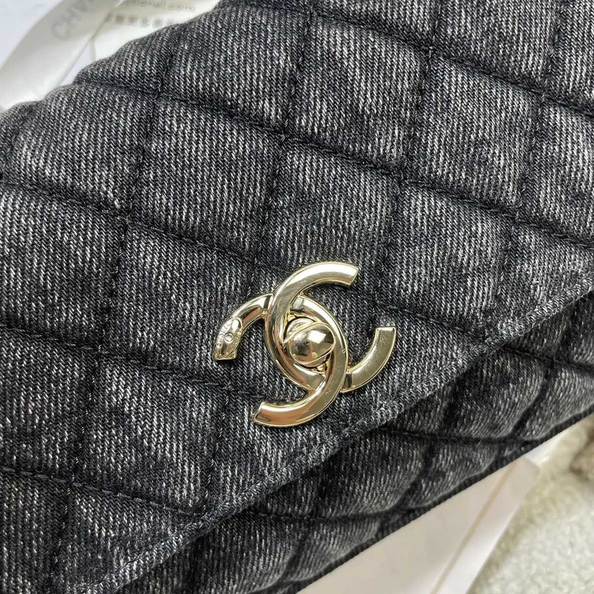 Chanel Style Black Leather Chain Bag Lookbook Reference image 6