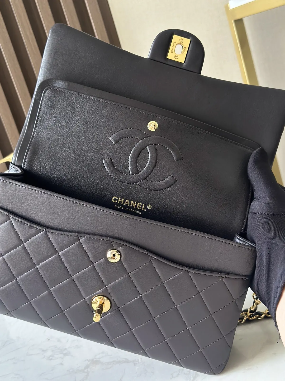 Chanel Style Black Leather Crossbody Bag Lookbook Reference image 3