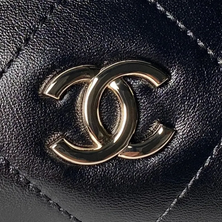 Chanel Style Black Leather Hobo Bag Bags Hobo Bag detail image 4 from source 764385