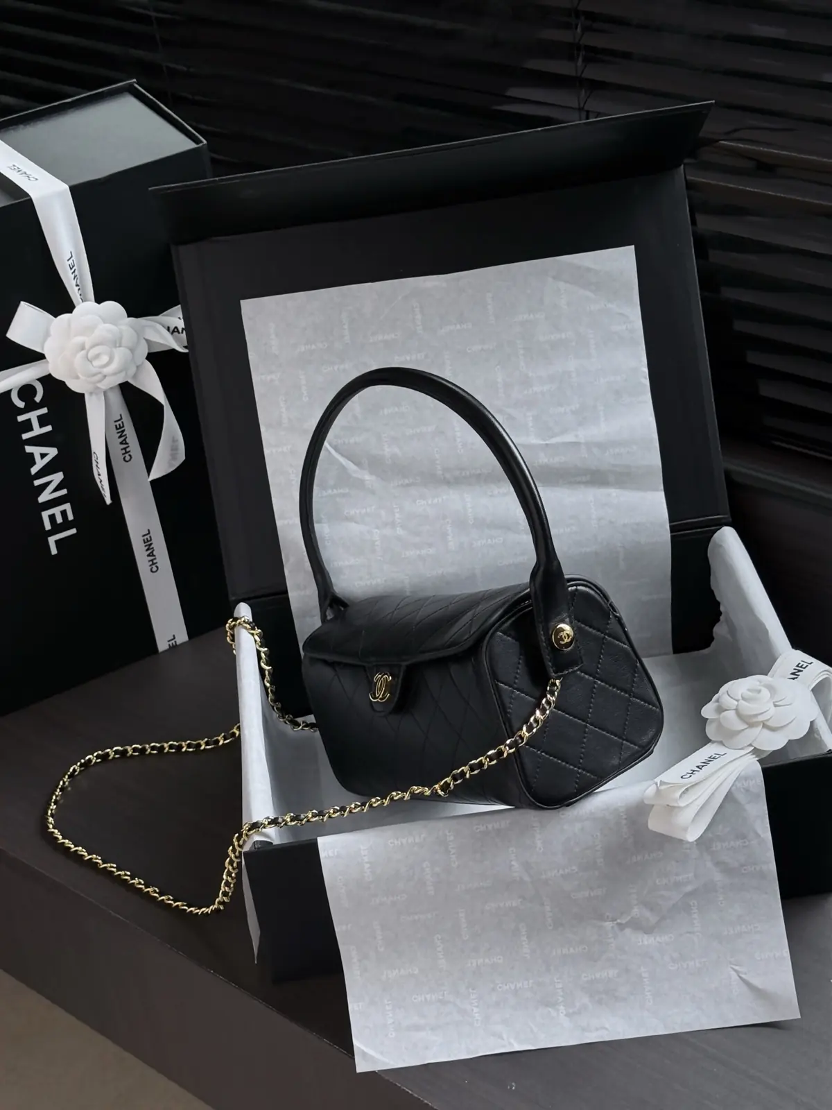 Chanel Style Black Leather Shoulder Bag style reference detail image 3 from source 786277