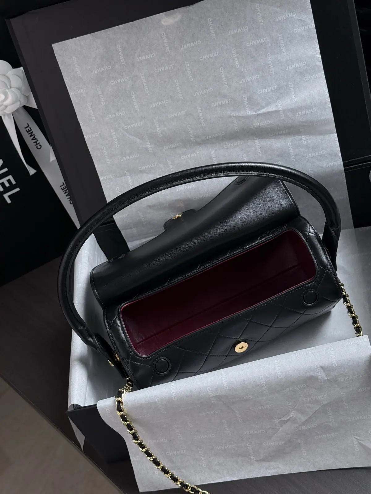Chanel Style Black Leather Shoulder Bag style reference detail image 7 from source 786277