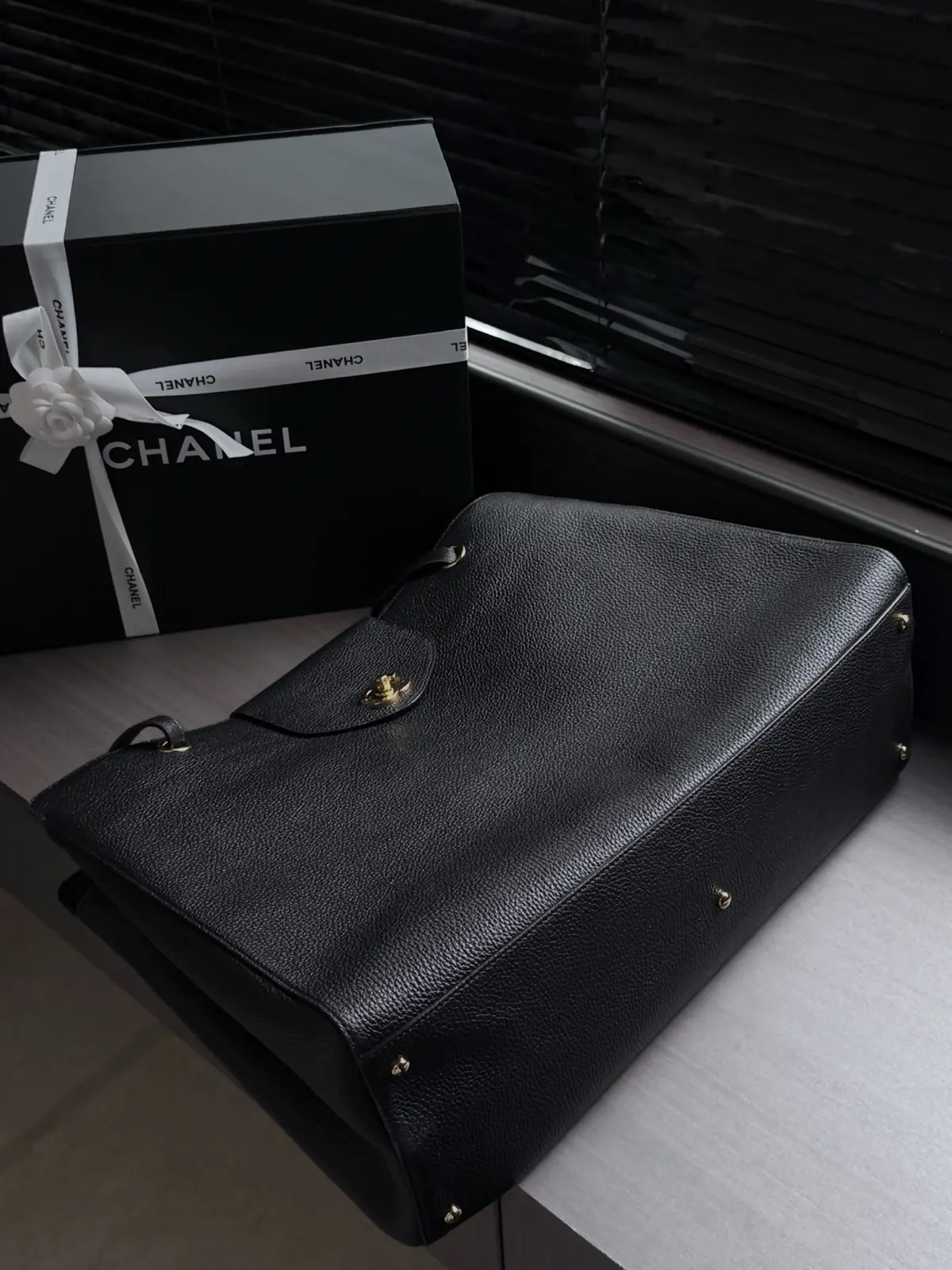 Chanel Style Black Leather Tote Bag style reference detail image 7 from source 786276