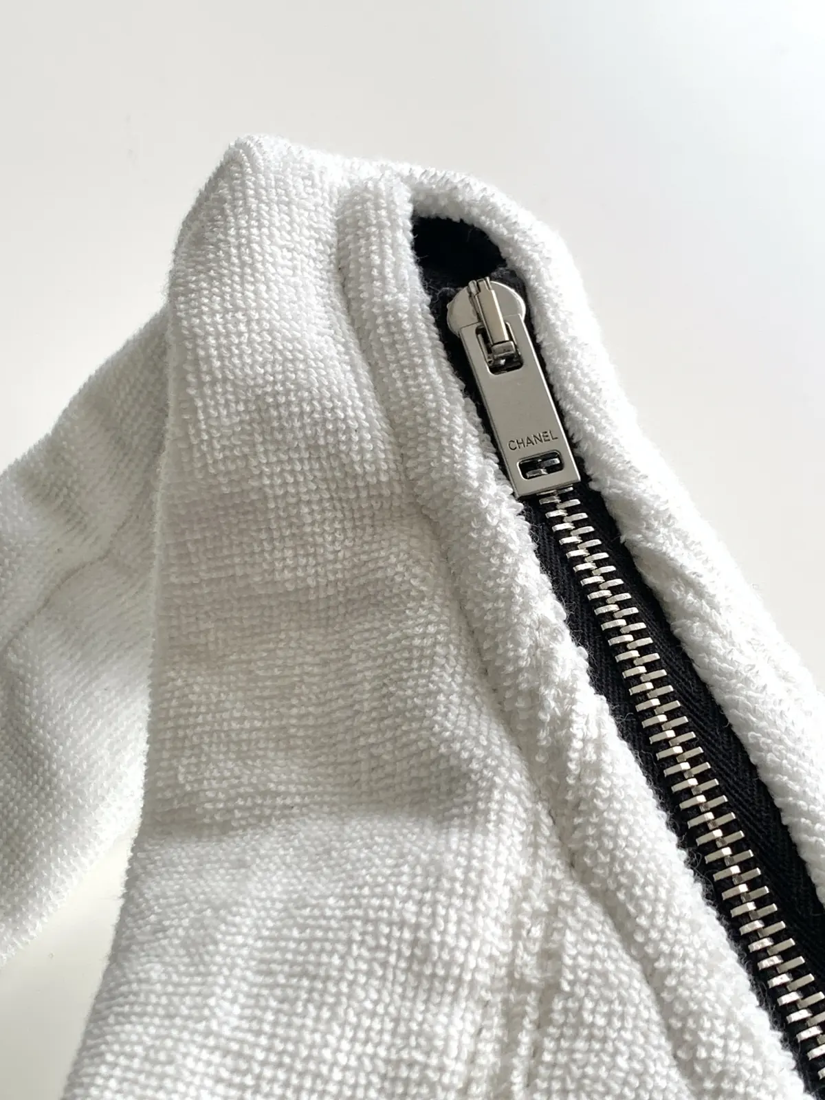 Chanel Style Black Shoulder Bag Lookbook Reference image 6