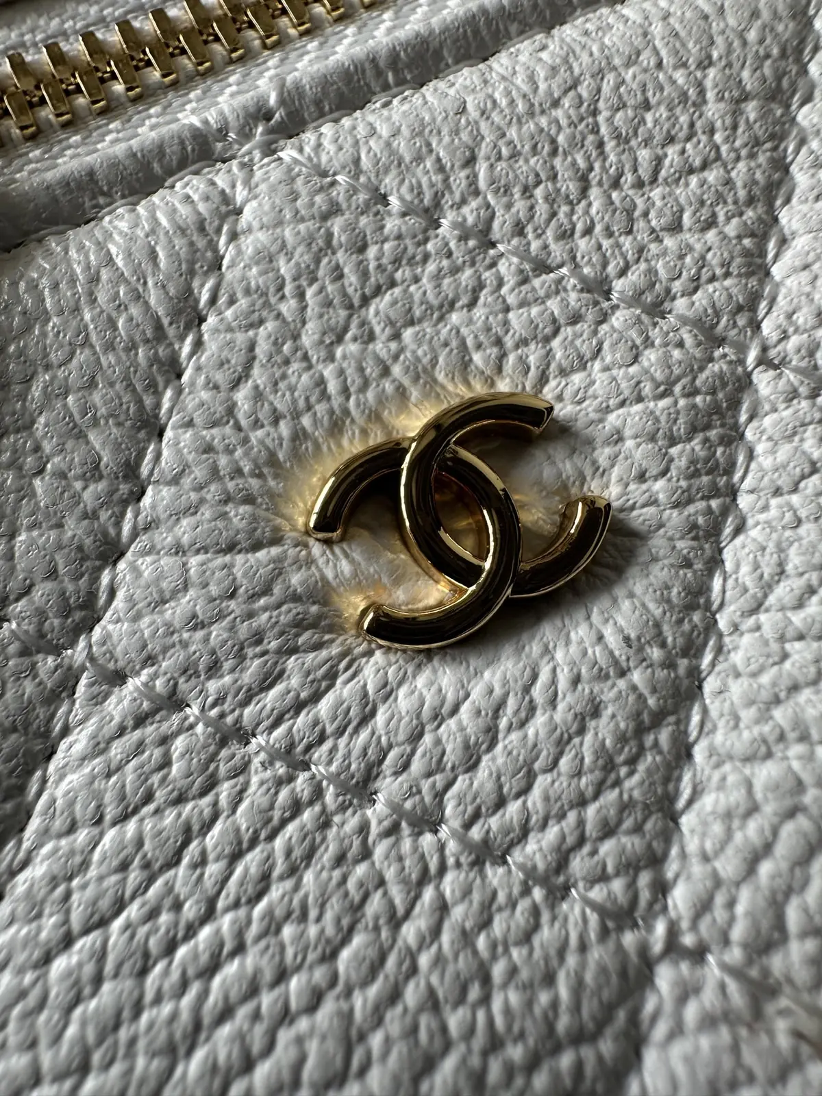 Chanel Style Gold Leather Bags Lookbook Reference image 6