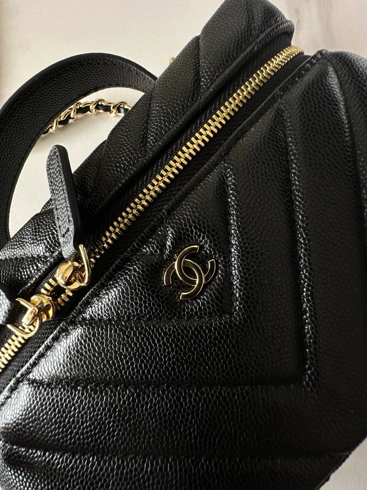 Chanel Style Gold Leather Bags Lookbook Reference image 4