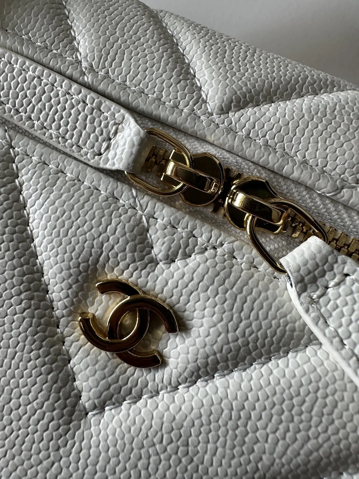 Chanel Style Gold Leather Bags Lookbook Reference image 6