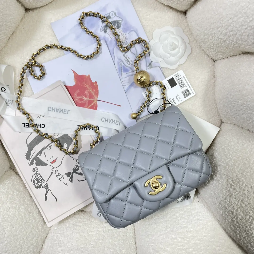 Chanel Style Grey Shoulder Bag Lookbook Reference image 5