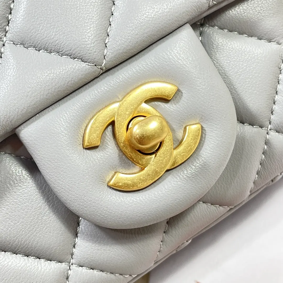Chanel Style Grey Shoulder Bag Lookbook Reference image 6