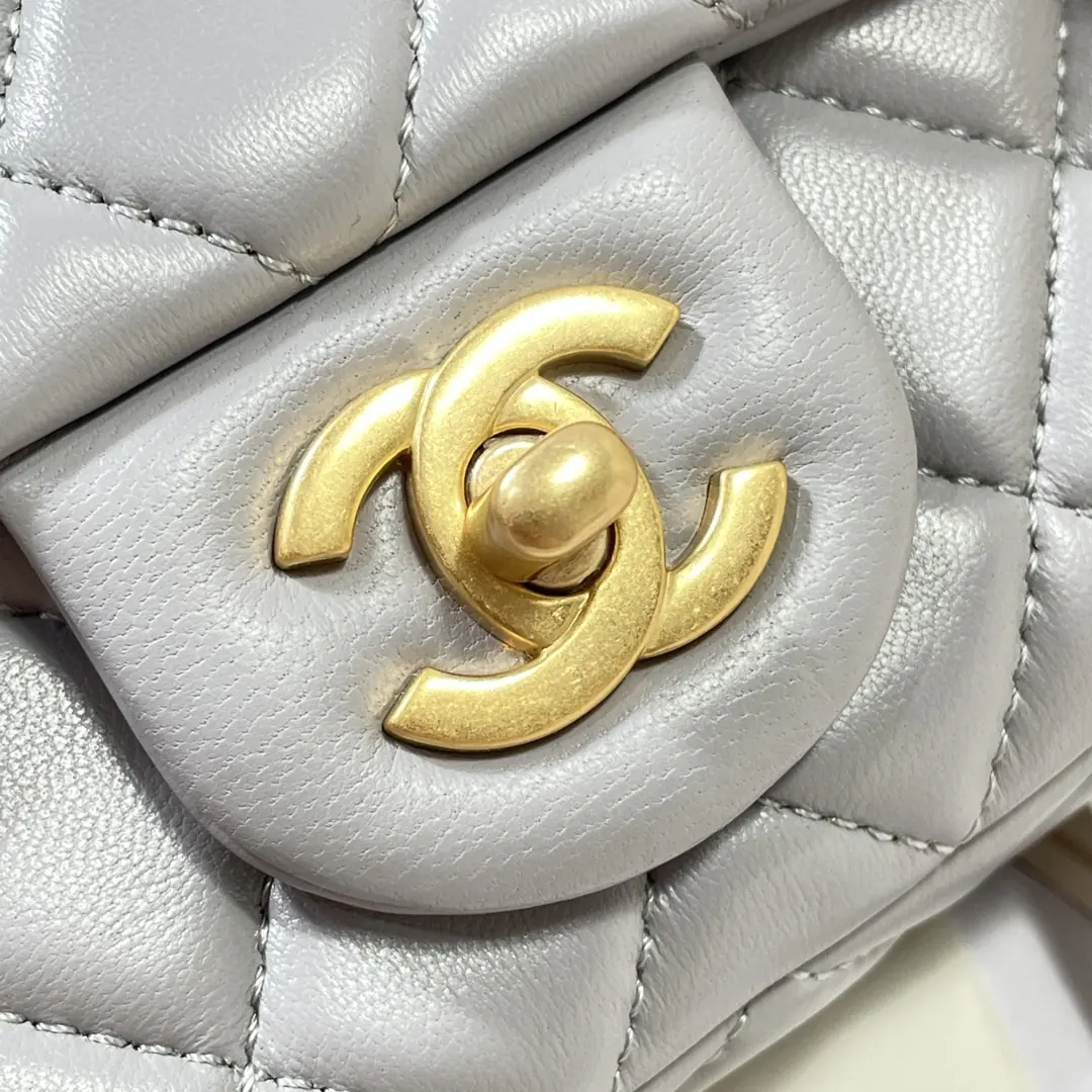 Chanel Style Grey Shoulder Bag Lookbook Reference image 6